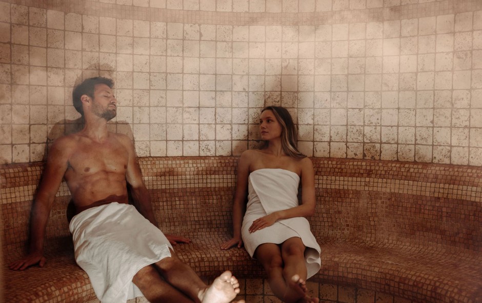 Entspannung im Dampfbad des Wellnessbereichs im Skihotel Resl in Flachau.