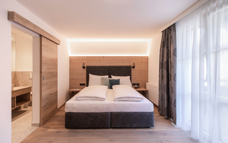 modernes Zimmer Double Medium in der Lodge Emmy für 2 bis 3 Personen